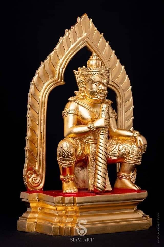 "Enhance your home with this stunning 14 Inch Bucha Statue, featuring Taowesuwan, the God of Wealth and Protection. Perfect for bringing good fortune and safeguarding your space, this statue is a must-have for any believer."